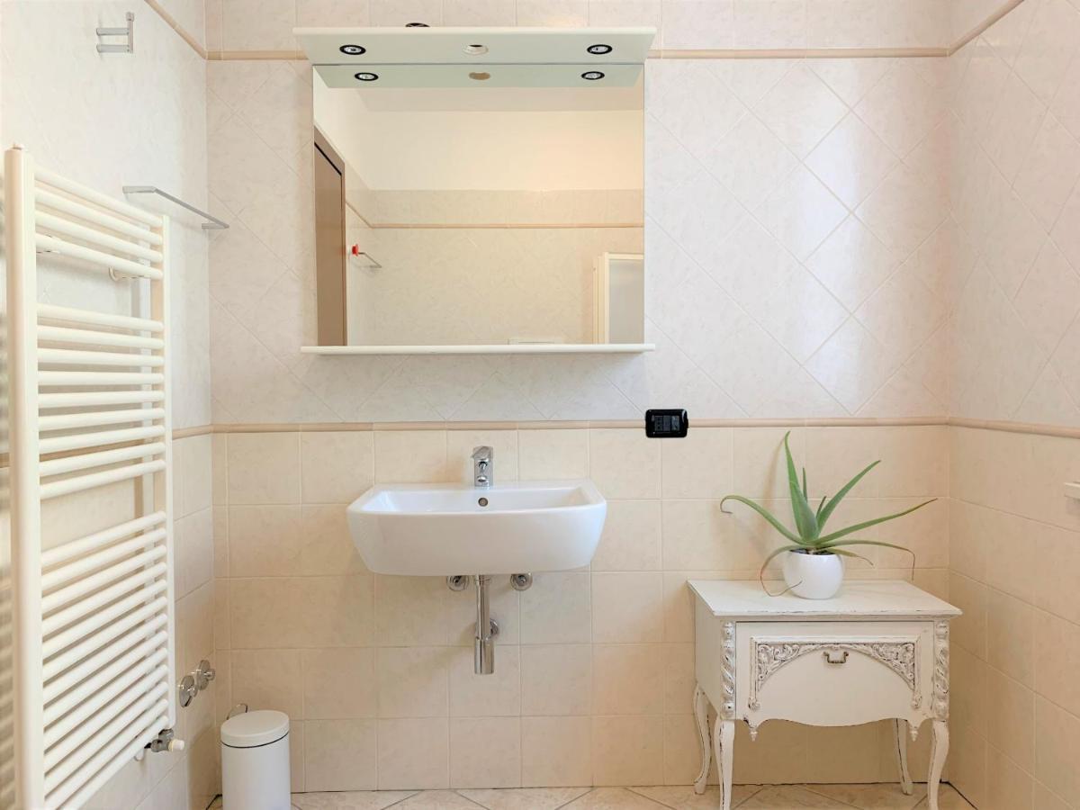 Casa Ulivi Bianco Apartment Rivoltella del Garda Ngoại thất bức ảnh